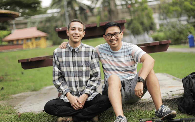 Meet Dave (right), our storyteller from the Philippines who told the story of Hasan (left), a Syrian refugee in Malaysia who spends his time helping other refugees.